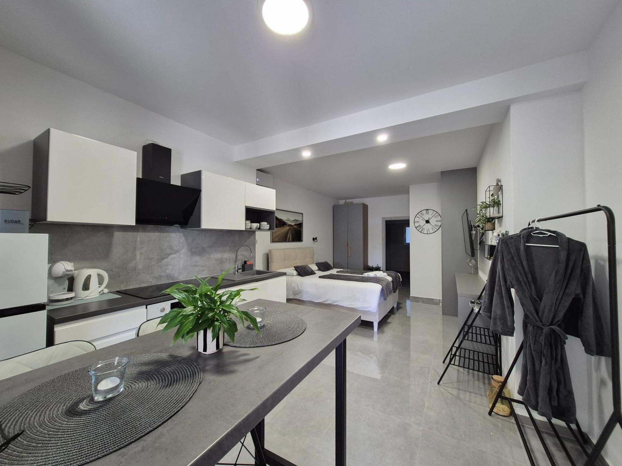 Cave With Free Parking Appartement Pula