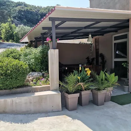 Cave With Free Parking Apartment Pula Exterior photo