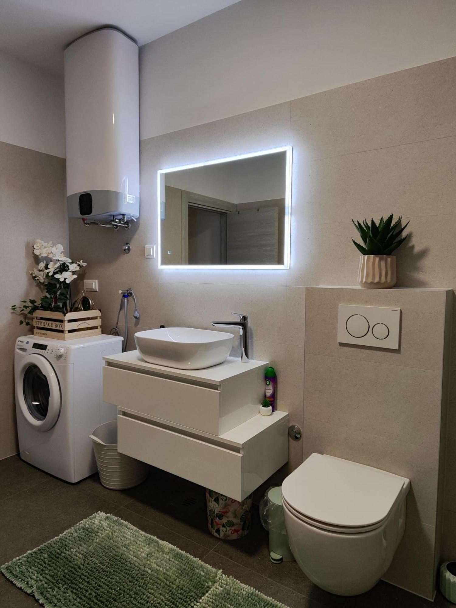 Cave With Free Parking Apartment *