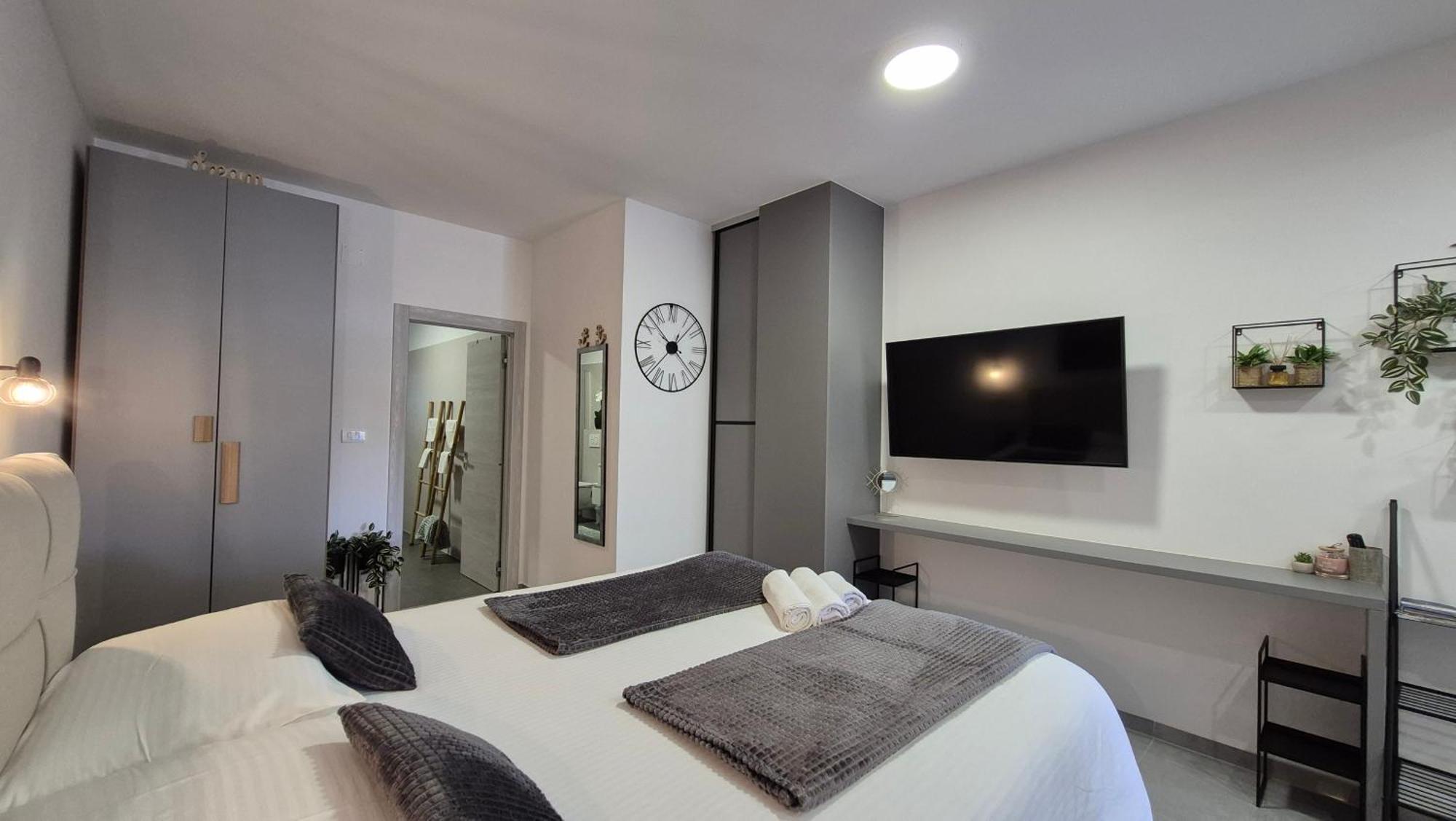 Apartma Cave With Free Parking *